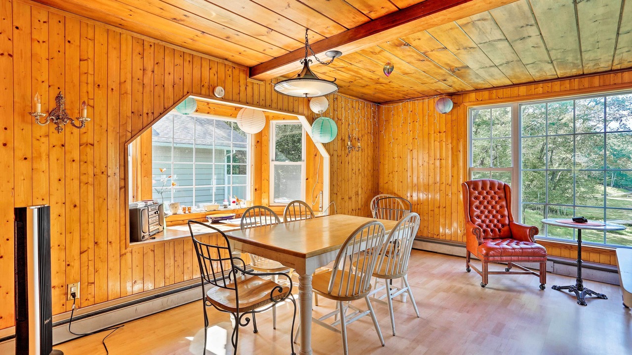 Photo of Livingroom in Town of Wawayanda