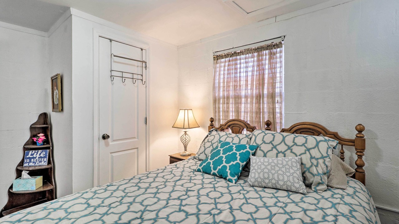 Photo of Bedroom in Delta