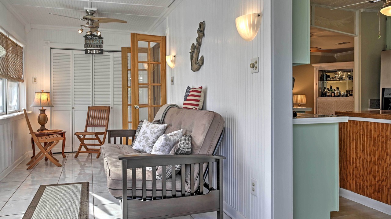 Photo of Livingroom in Shoreline Park