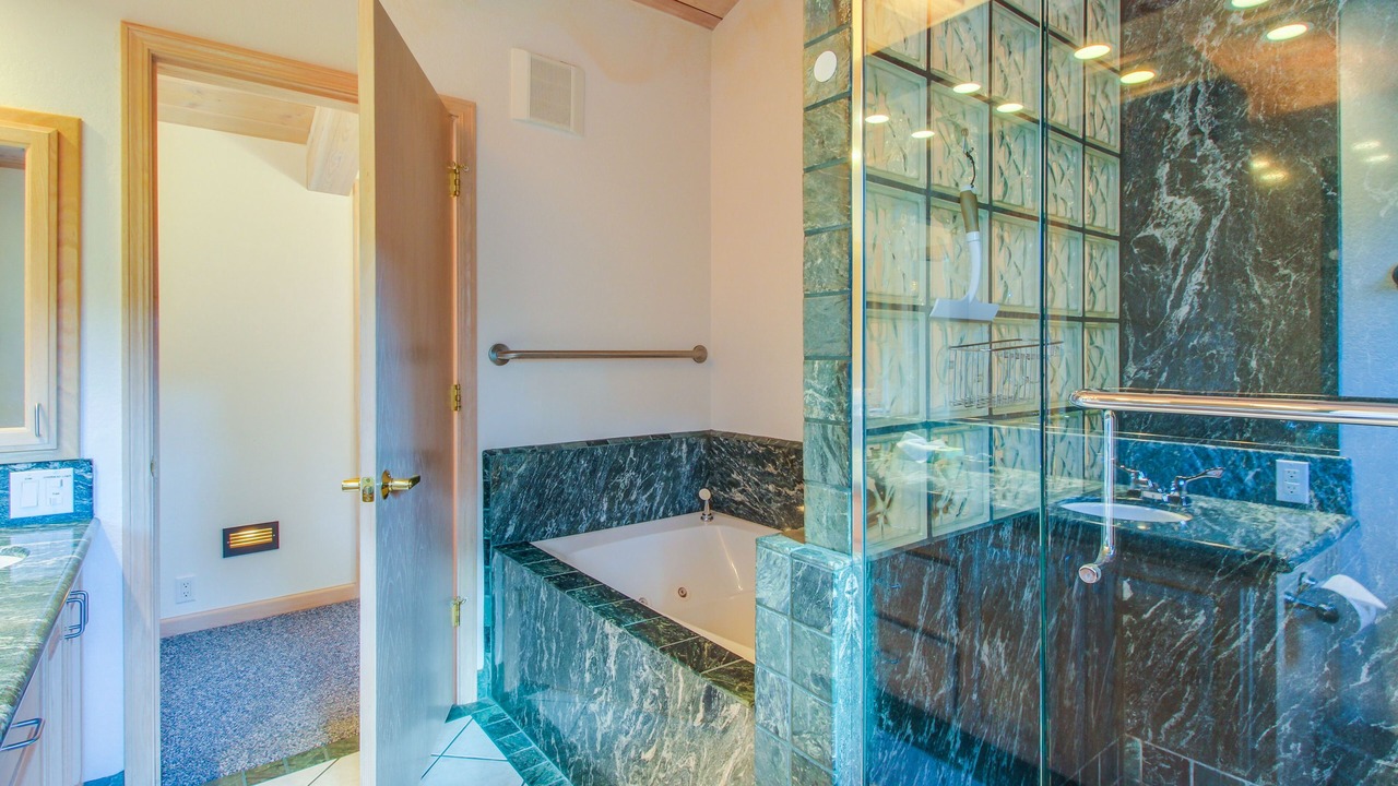 Photo of Bathroom in Sea Ranch
