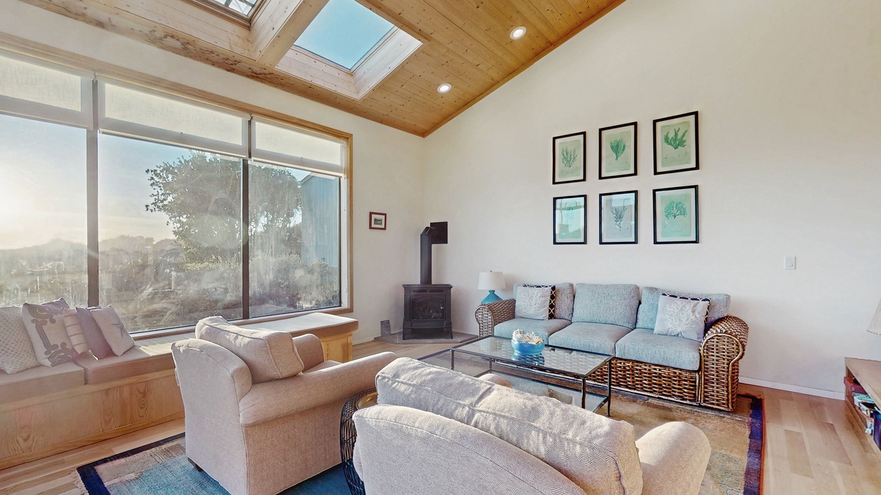 Photo of Livingroom in Sea Ranch
