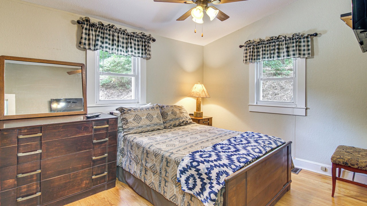 Photo of Bedroom in Skyland