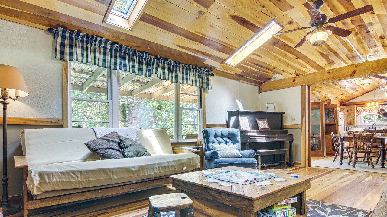 Photo of Bedroom in Skyland