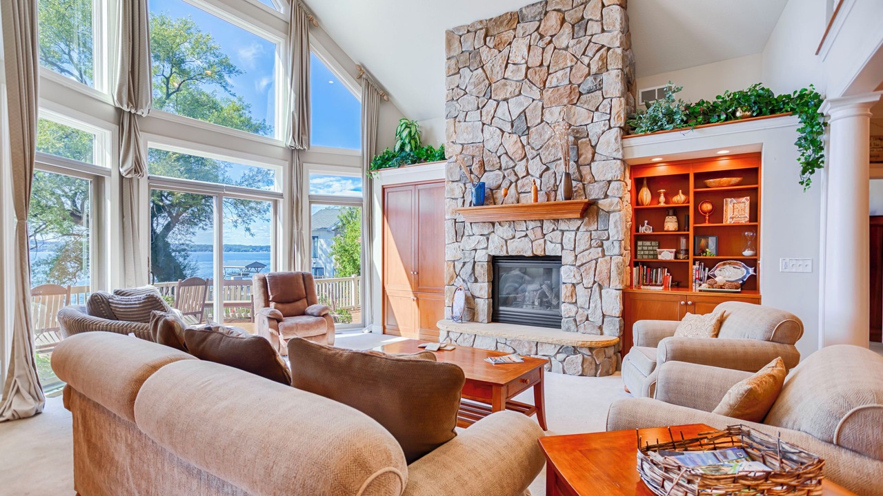 Photo of Livingroom in Town of Varick