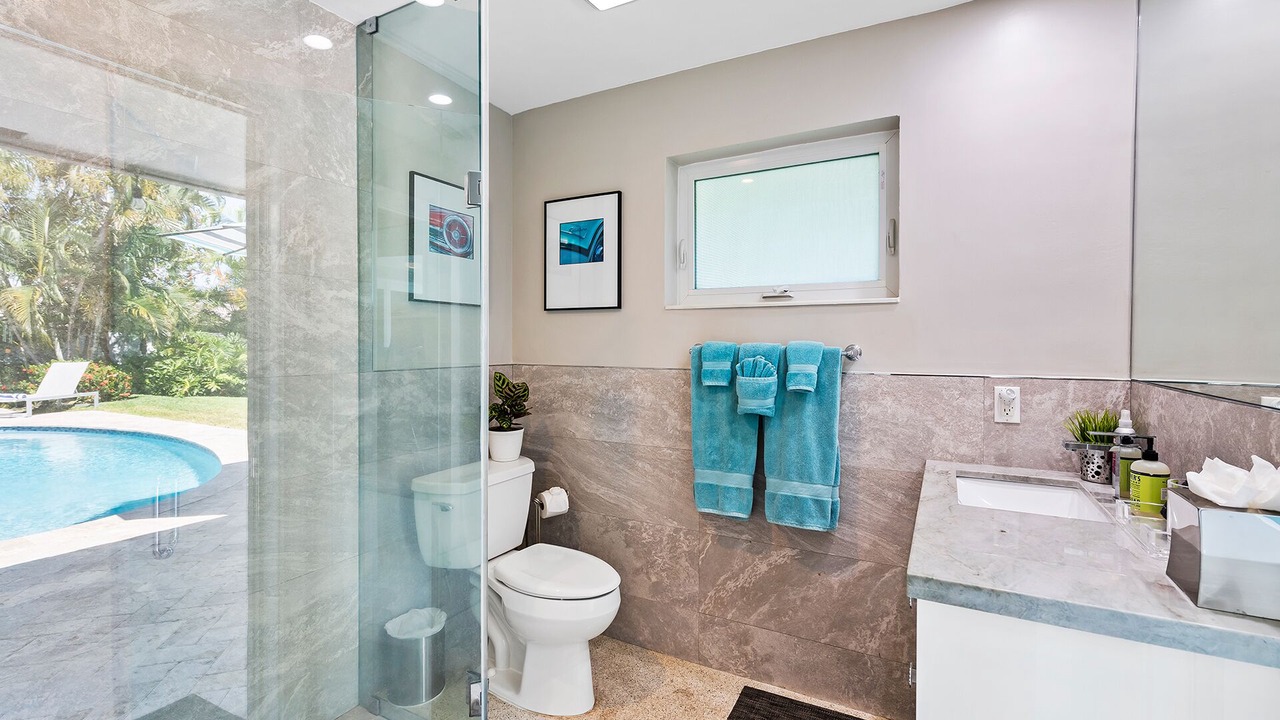 Photo of Bathroom in Imperial Point