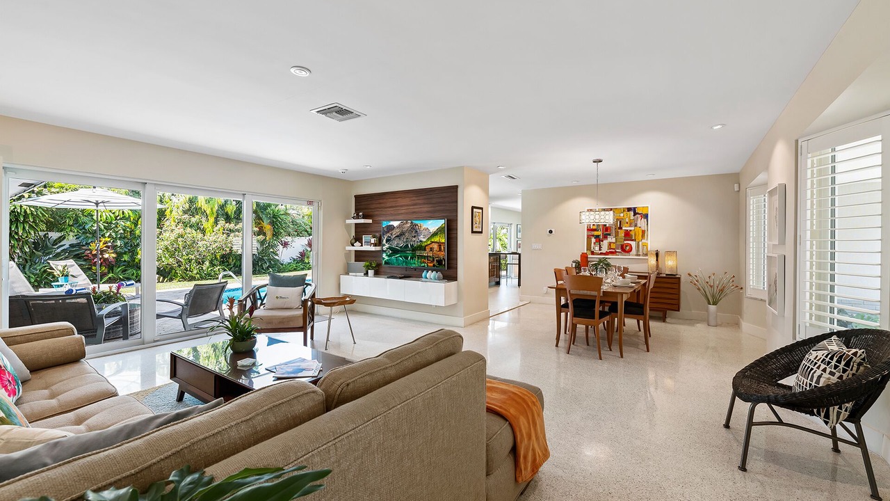 Photo of Livingroom in Imperial Point