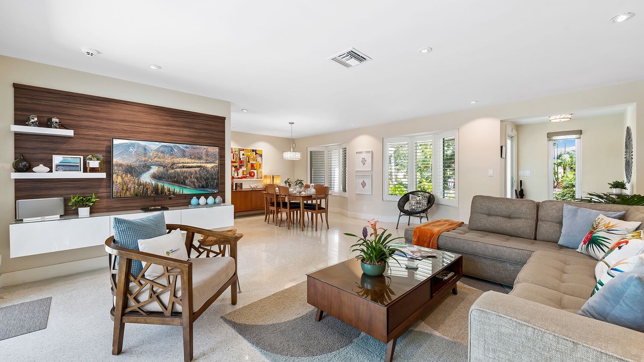 Photo of Livingroom in Imperial Point