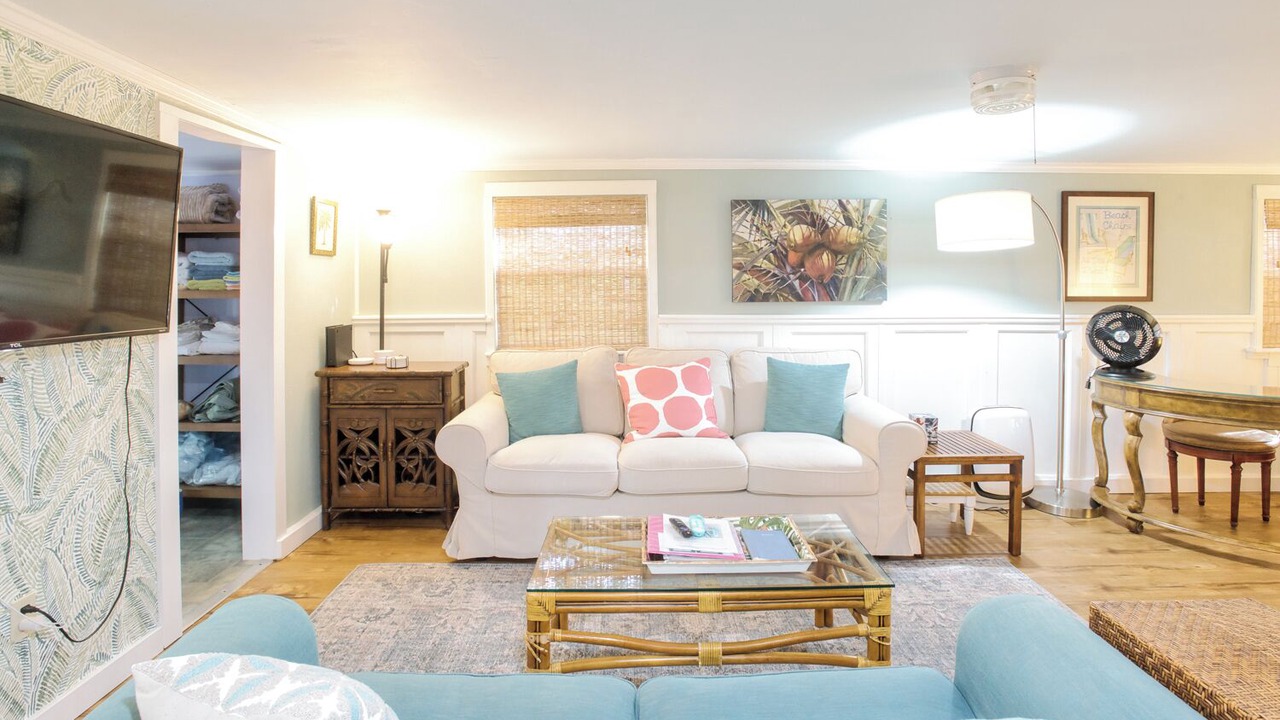 Photo of Livingroom in Bayview