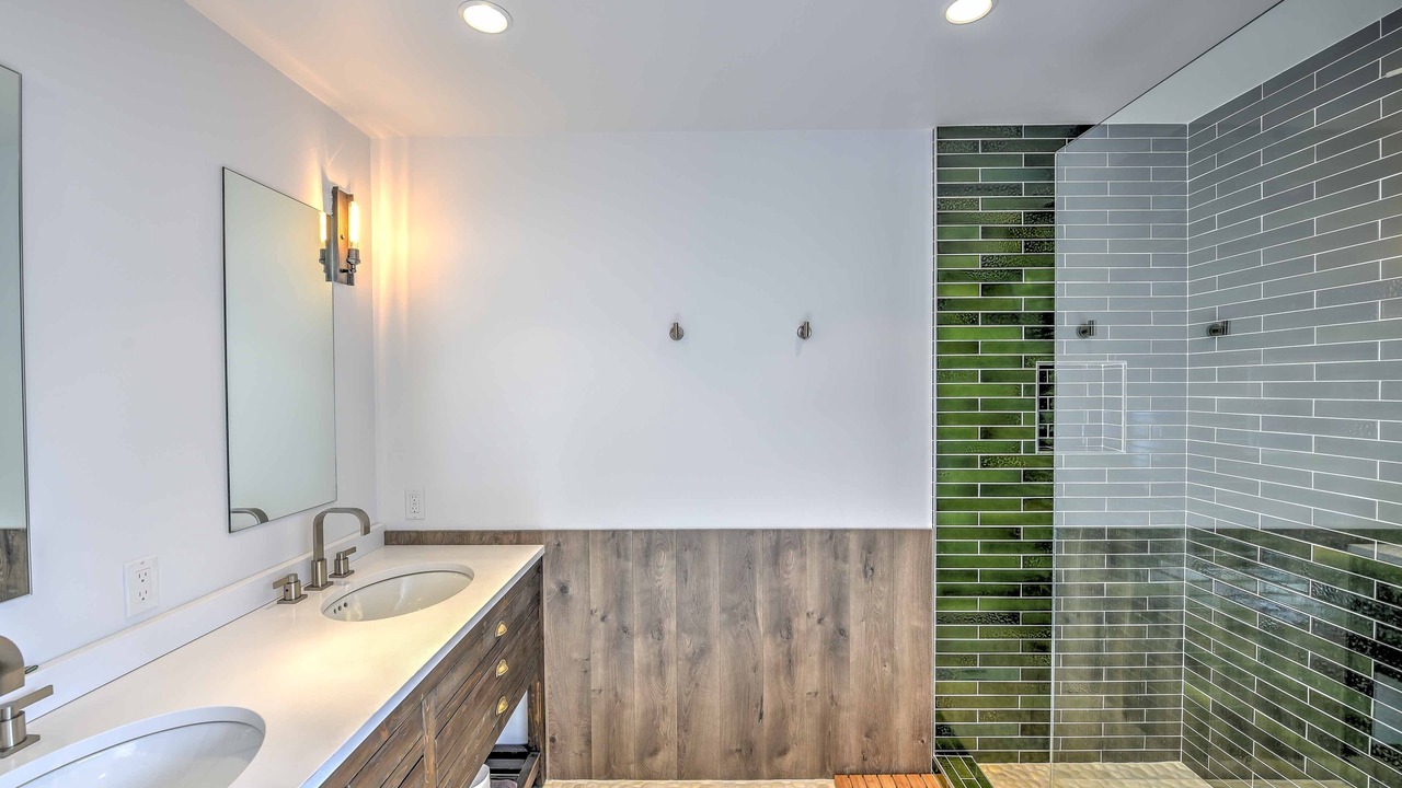 Photo of Bathroom in Lake Forest