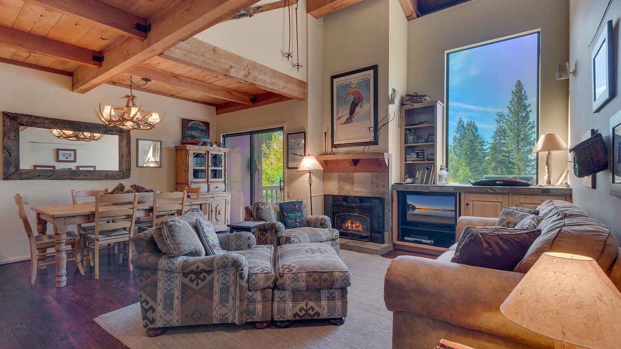 Photo of Livingroom in Lake Forest