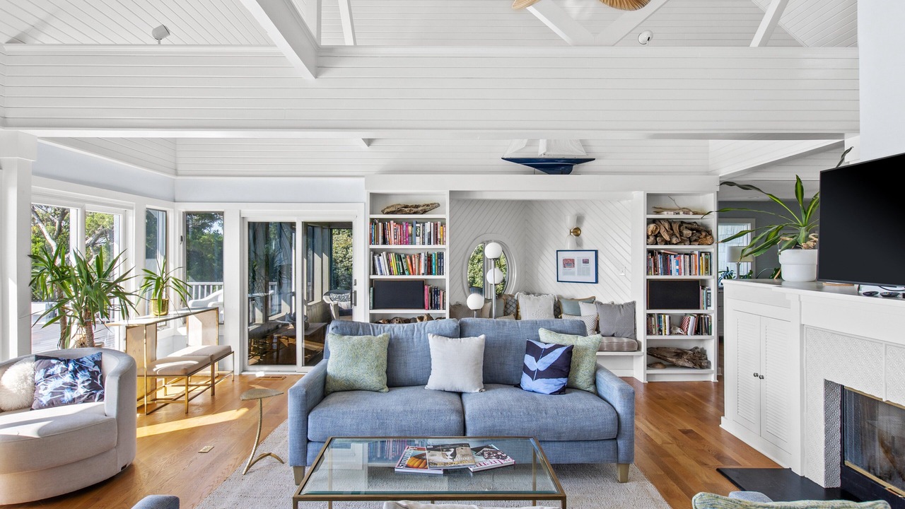 Photo of Livingroom in West Beach