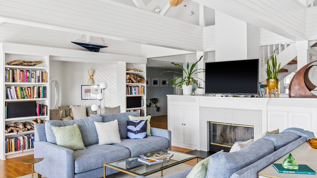 Photo of Livingroom in West Beach