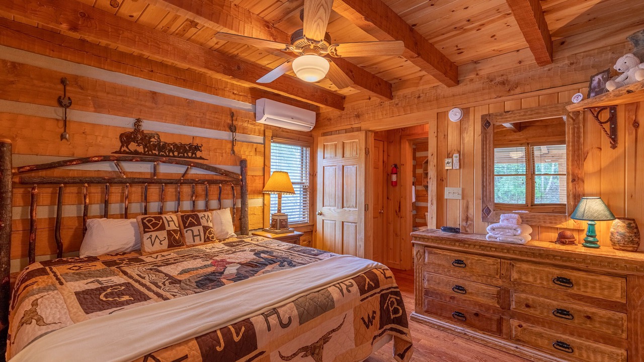 Photo of Bedroom in Seven Devils