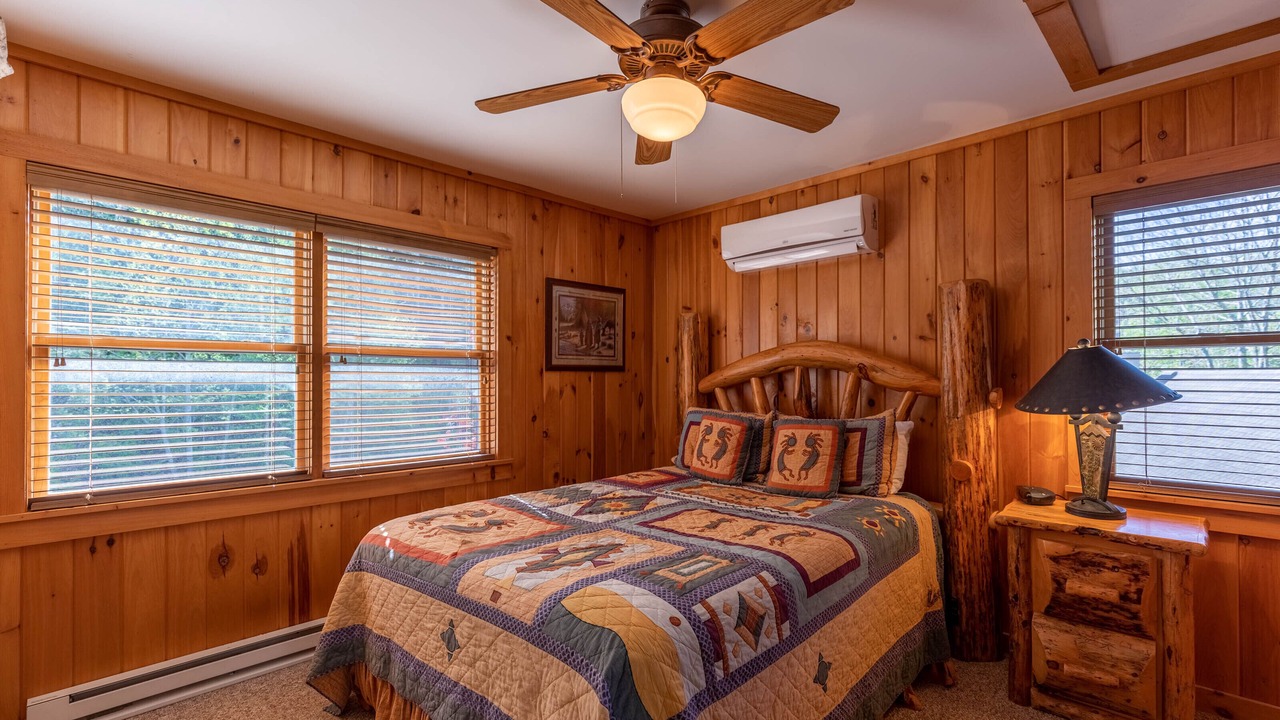 Photo of Bedroom in Seven Devils