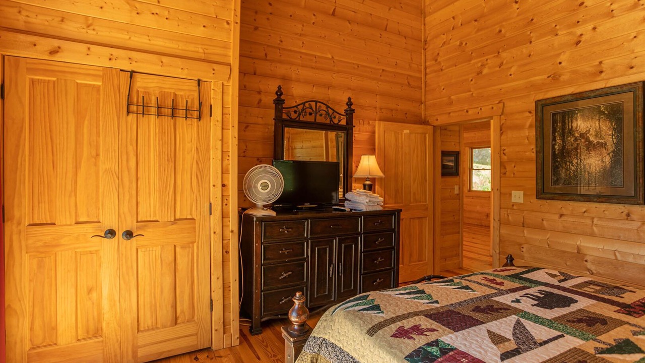 Photo of Bedroom in Seven Devils