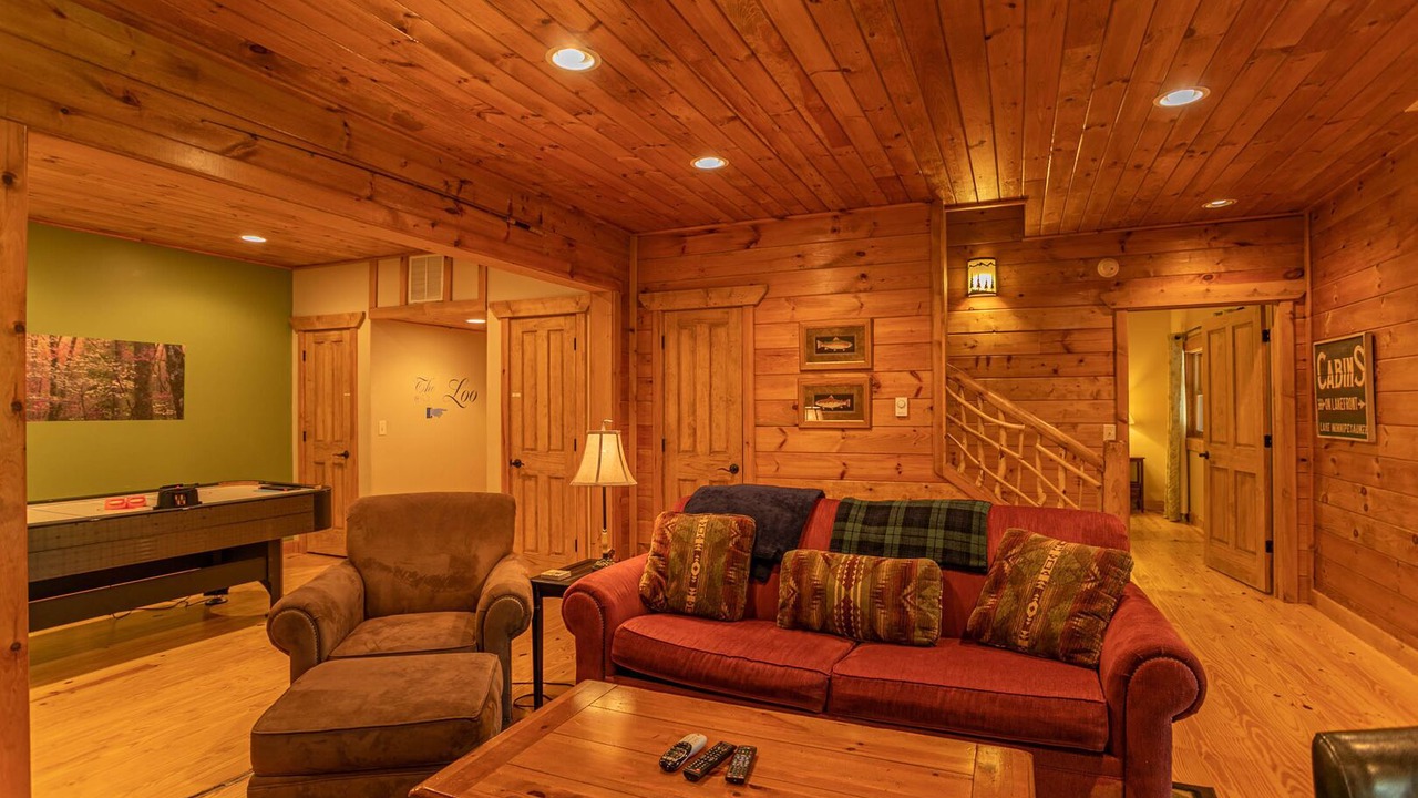 Photo of Livingroom in Seven Devils