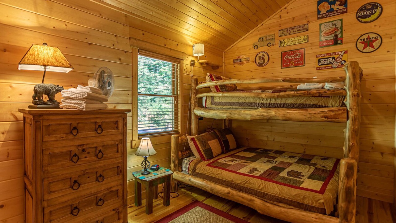 Photo of Bedroom in Seven Devils