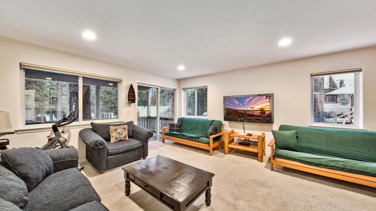 Photo of Livingroom in Pioneer Trail