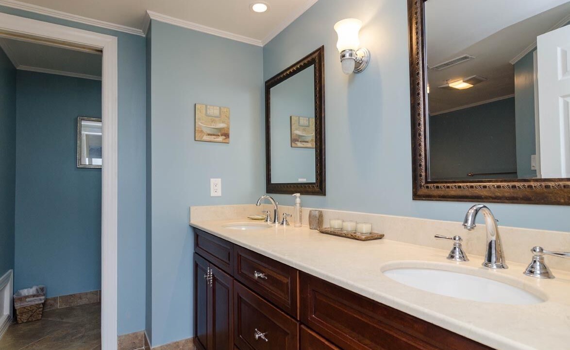 Photo of Bathroom in Shell Island