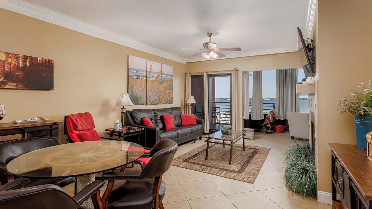 Photo of Livingroom in Pensacola Beach