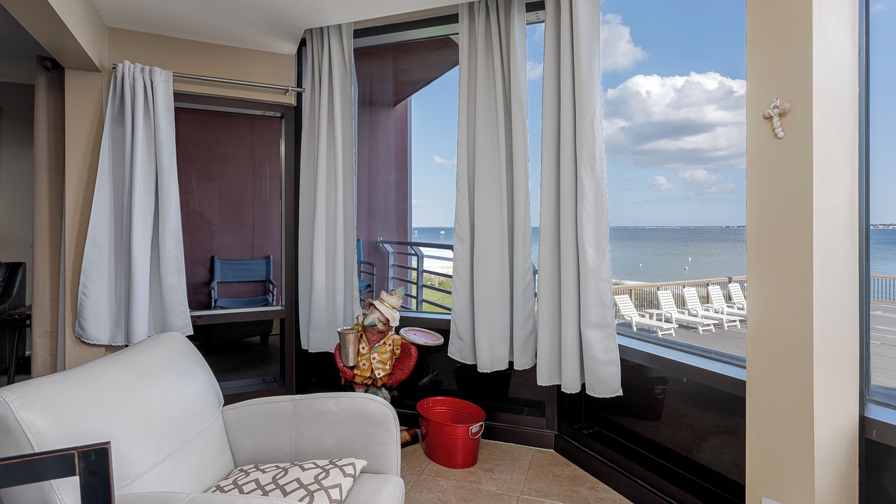 Photo of Livingroom in Pensacola Beach