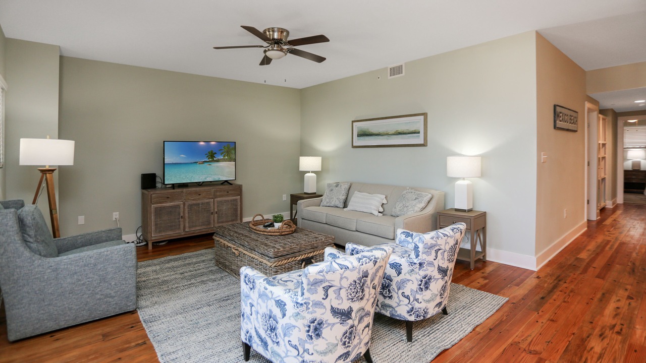 Photo of Livingroom in Mexico Beach