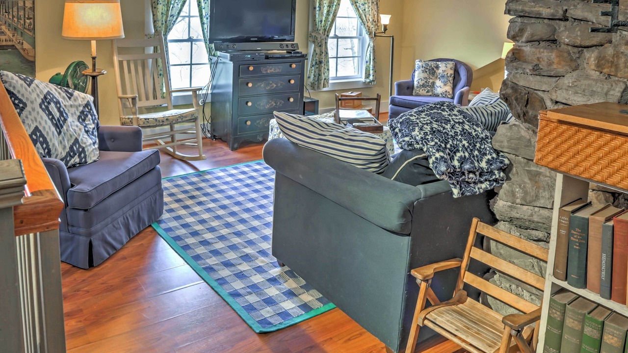Photo of Livingroom in New Preston
