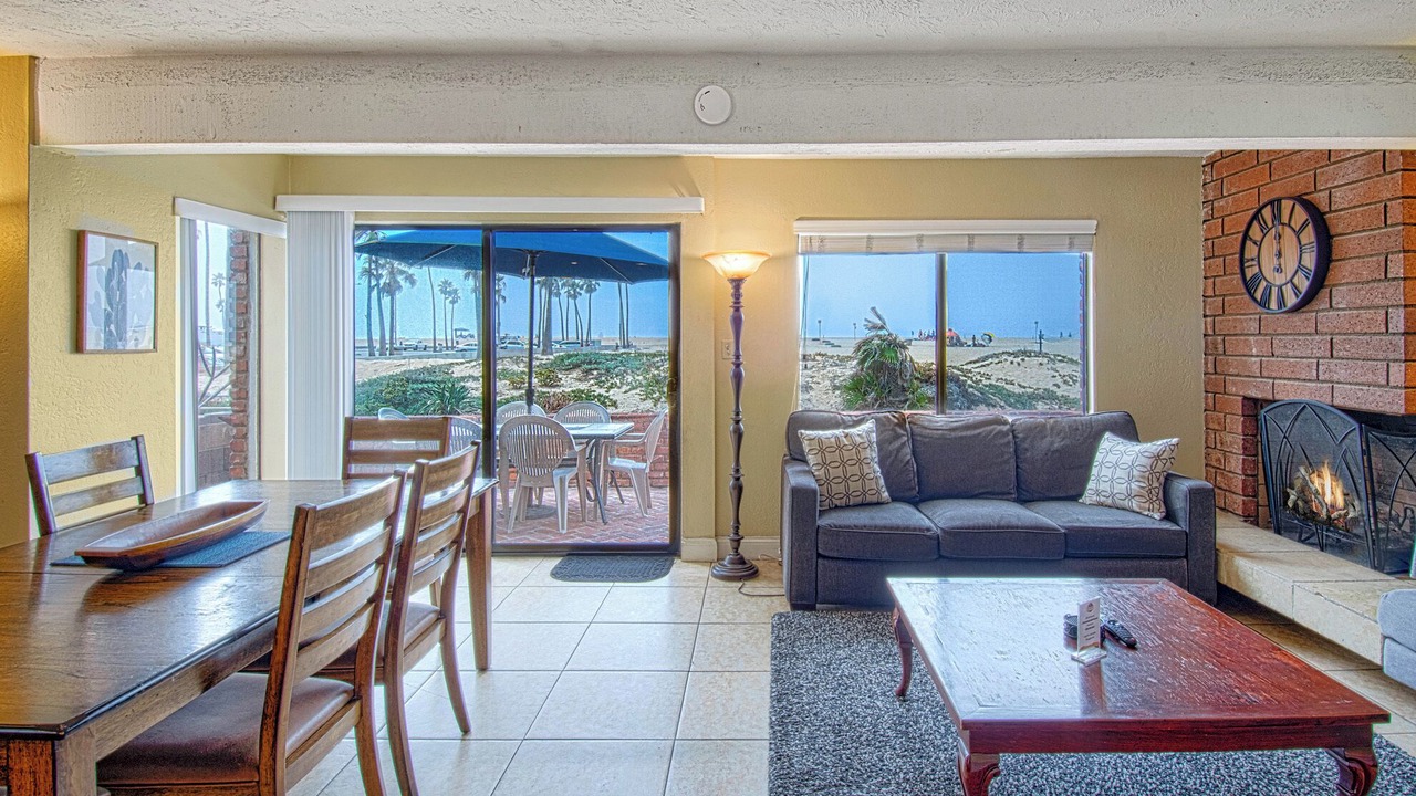 Photo of Livingroom in Balboa Island