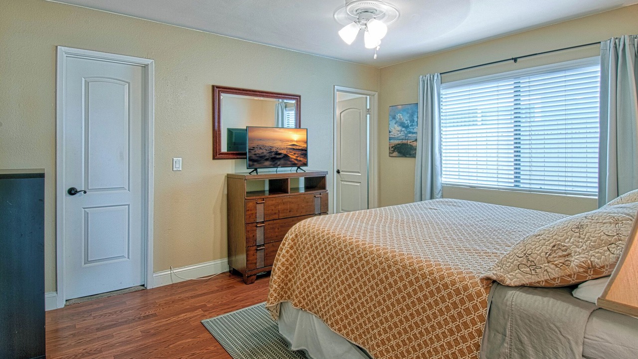 Photo of Bedroom in Balboa Island