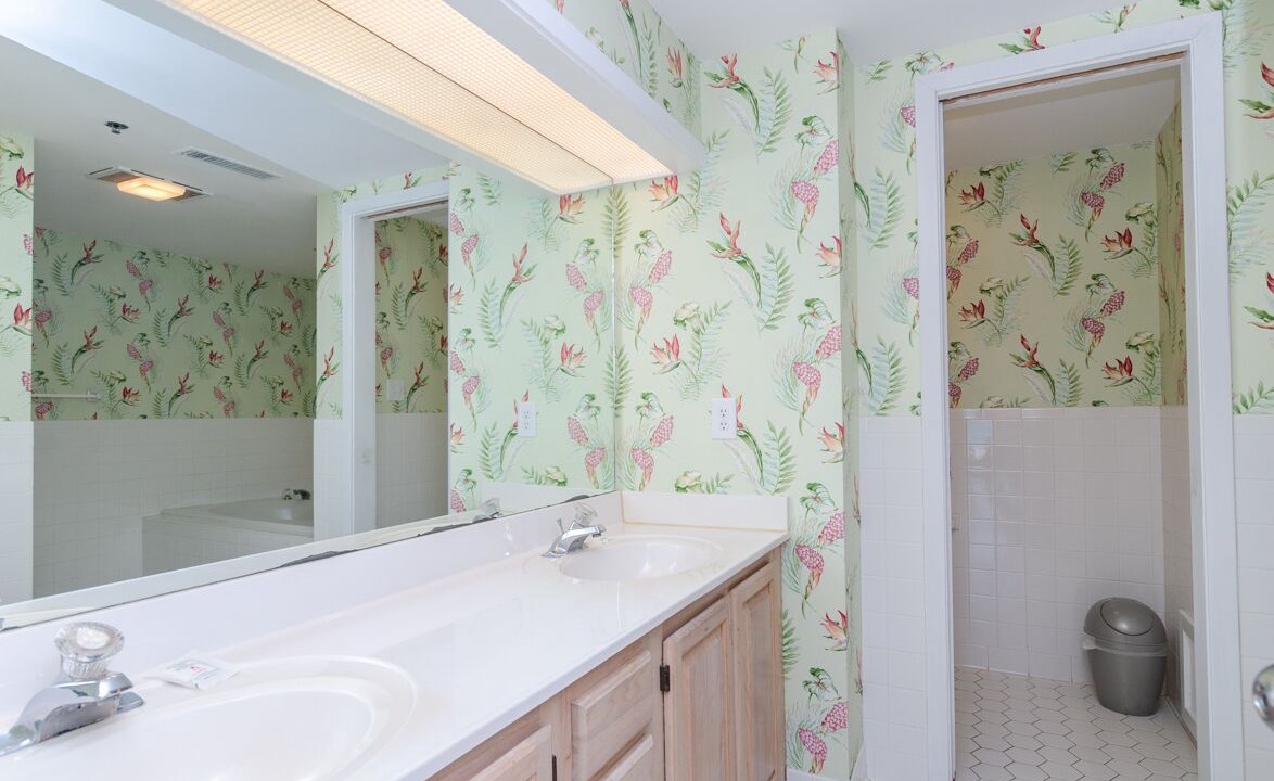 Photo of Bathroom in Shell Island
