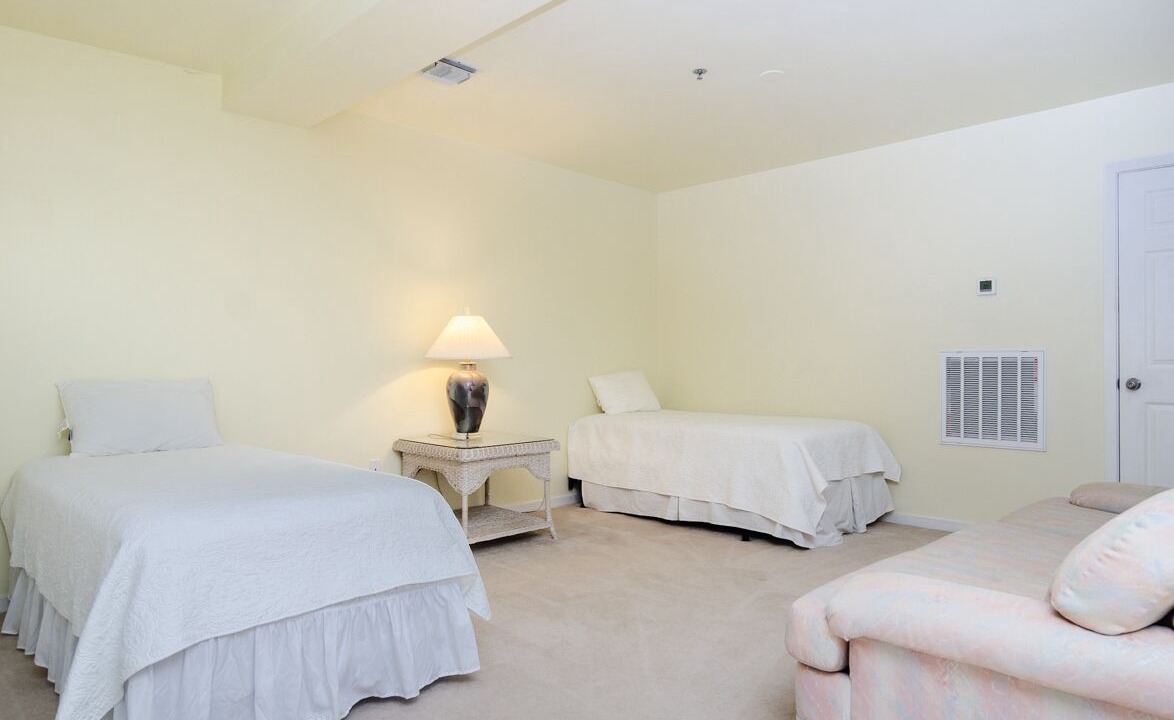 Photo of Bedroom in Shell Island