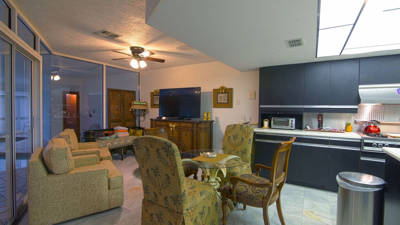 Photo of Bedroom in Paradise Lakes
