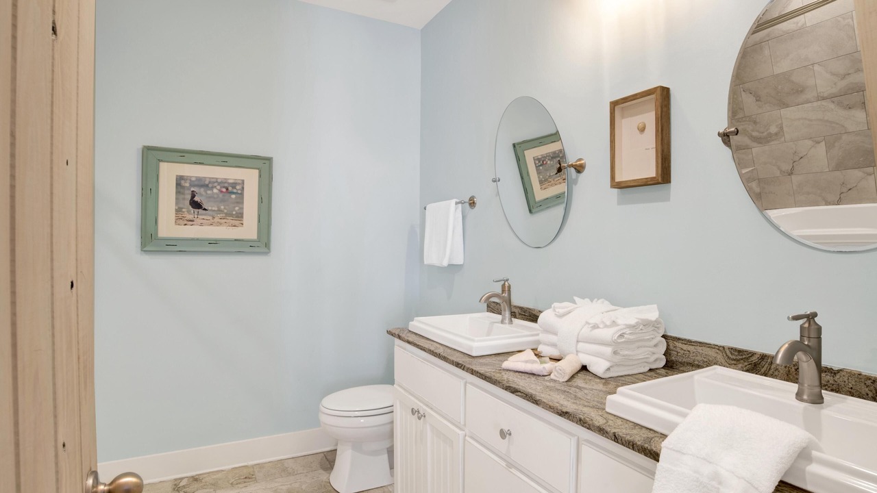 Photo of Bathroom in Orange Beach East