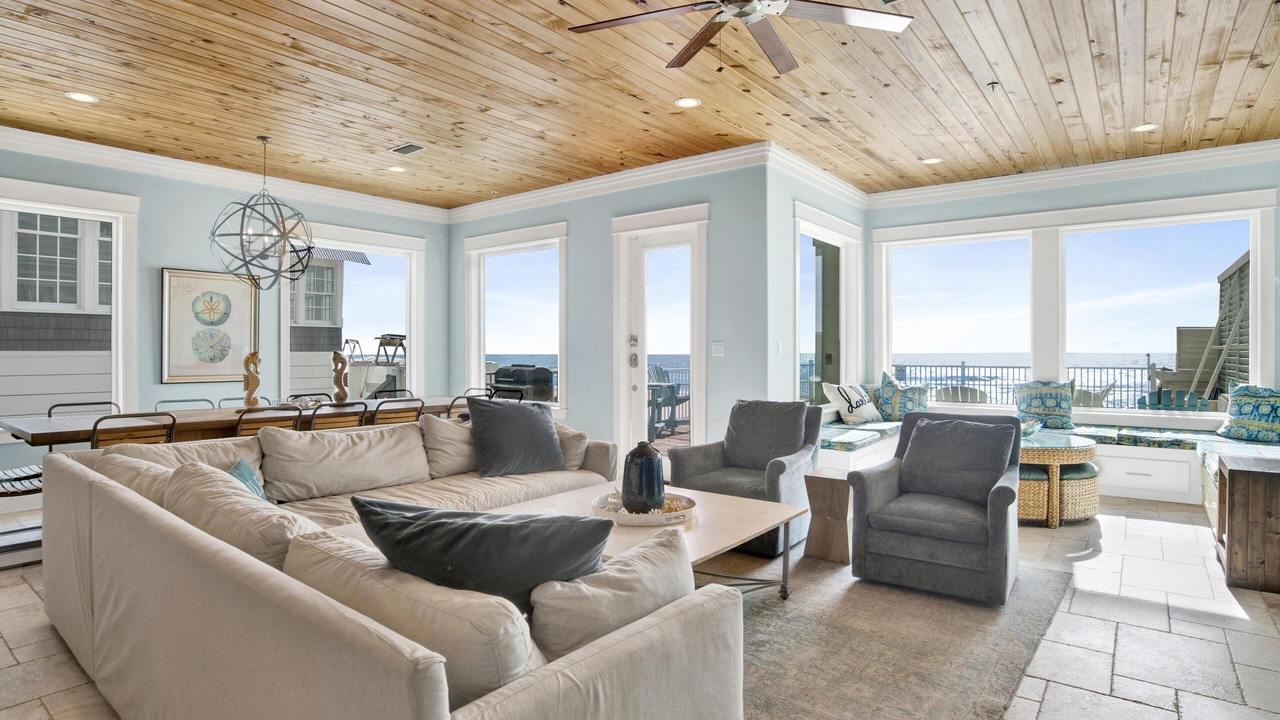 Photo of Livingroom in Orange Beach East