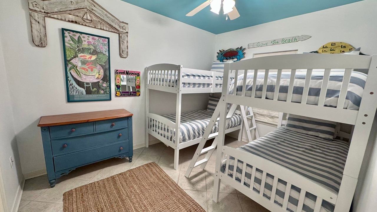 Photo of Bedroom in Orange Beach East