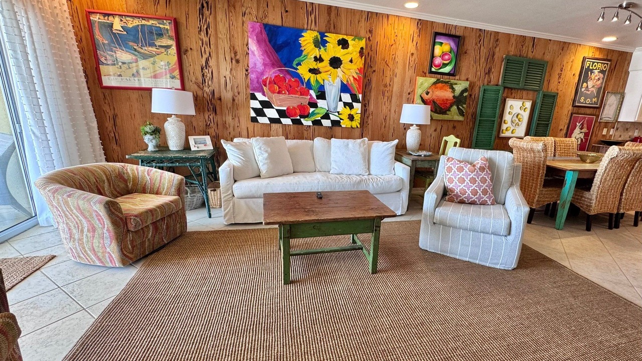 Photo of Livingroom in Orange Beach East
