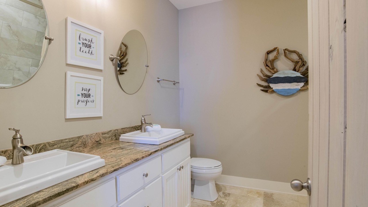 Photo of Bathroom in Orange Beach East