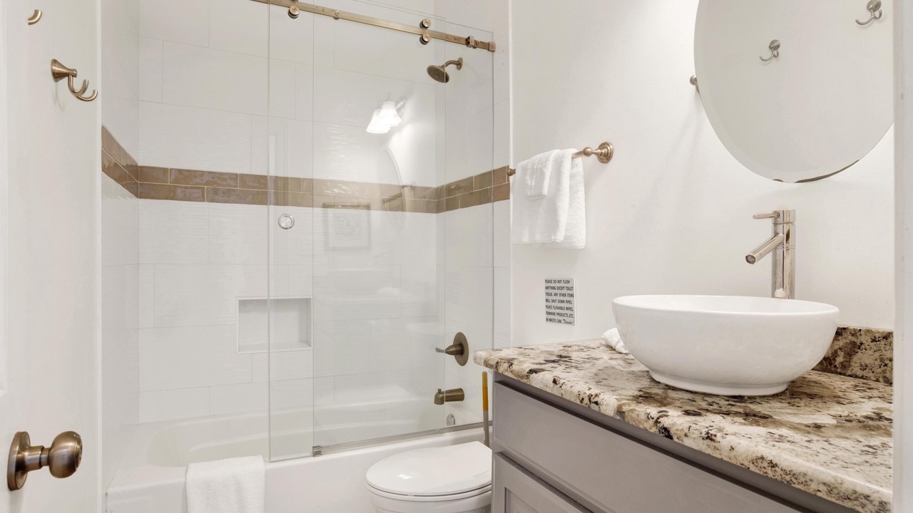 Photo of Bathroom in Orange Beach