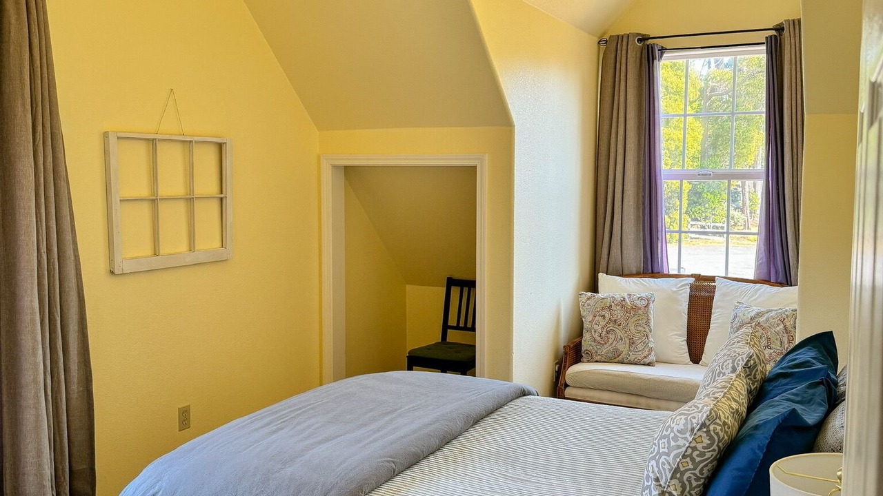 Photo of Bedroom in Fort Bragg