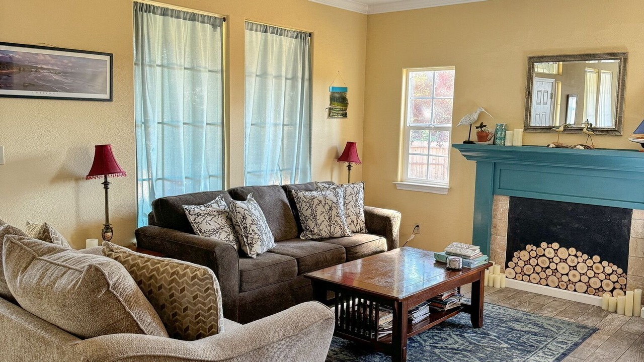Photo of Livingroom in Fort Bragg