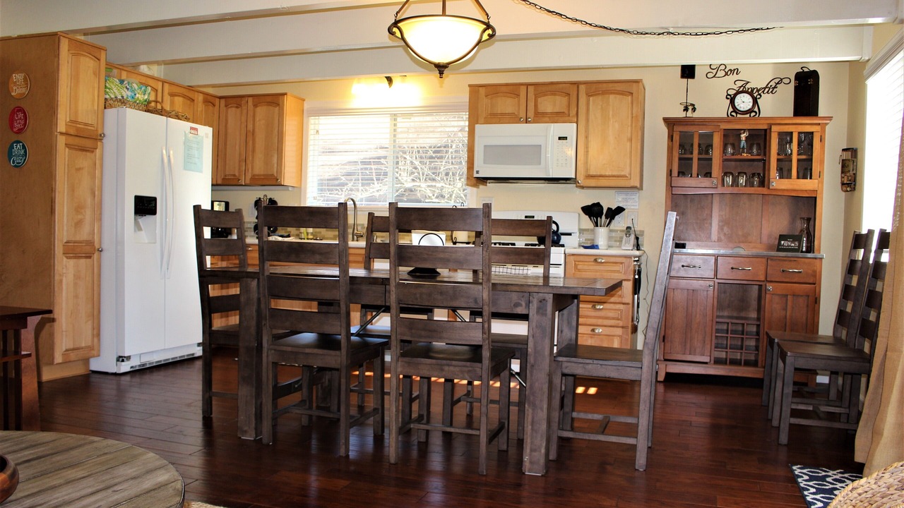 Photo of Kitchen in Groveland