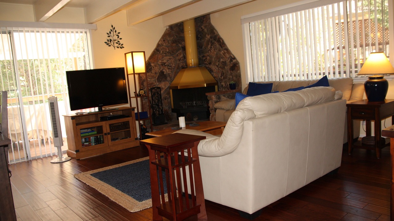Photo of Livingroom in Groveland