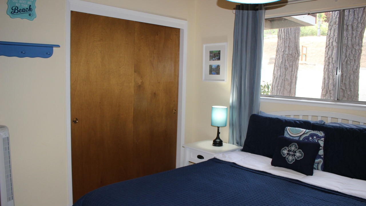 Photo of Bedroom in Groveland