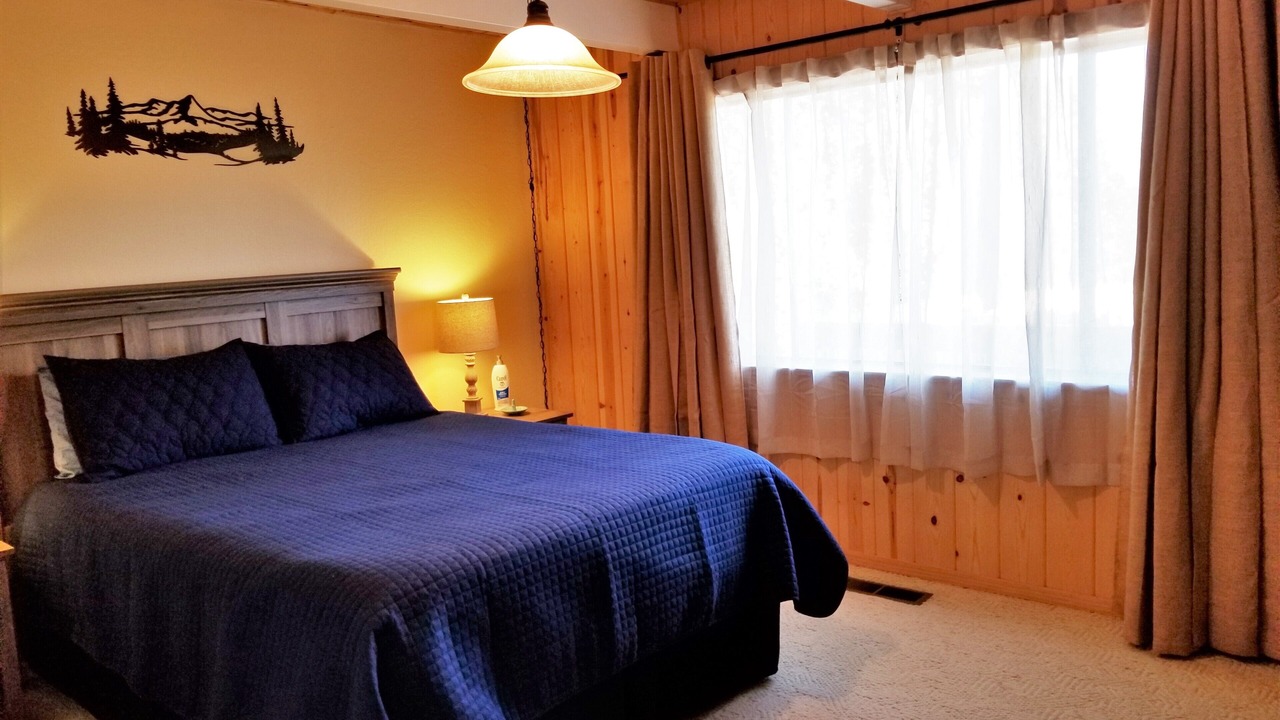 Photo of Bedroom in Groveland