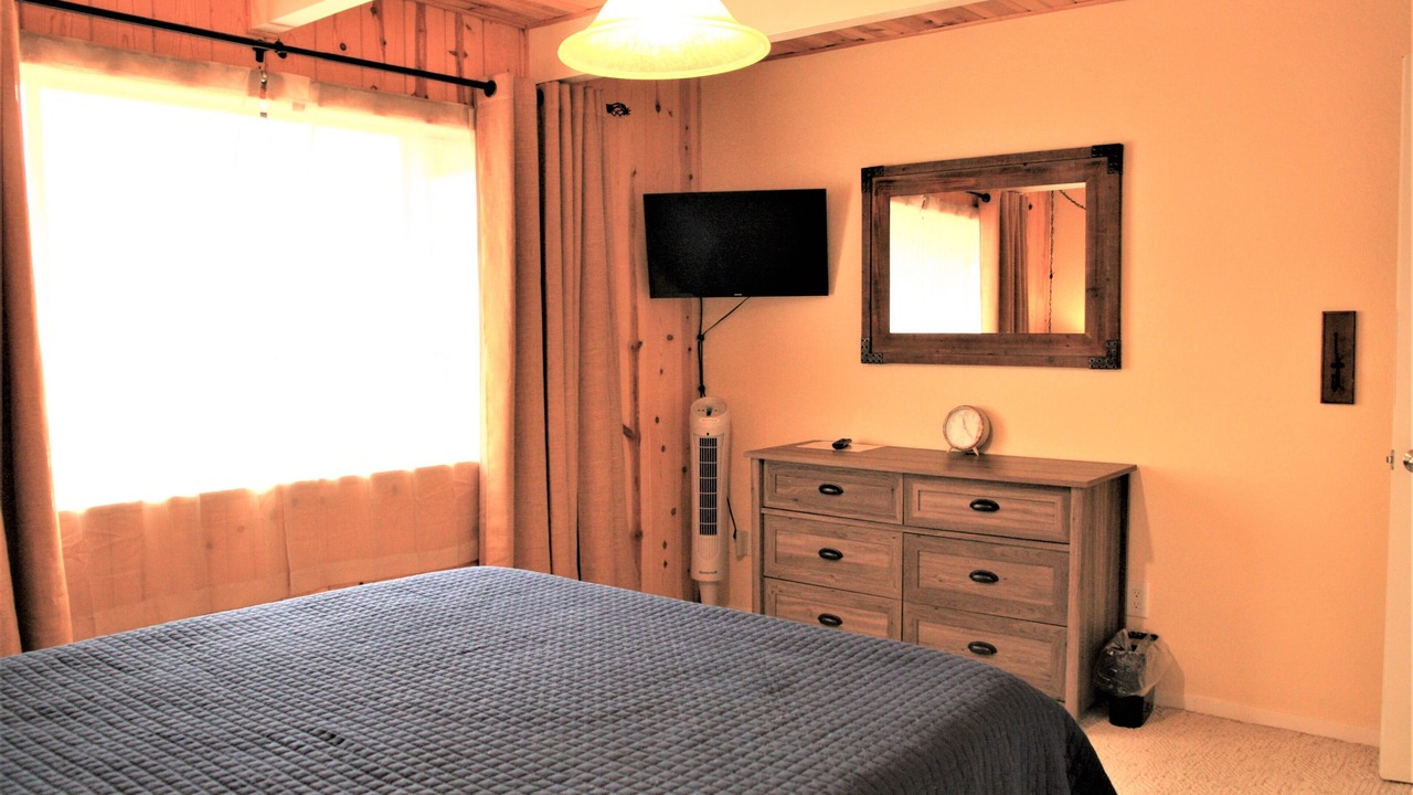 Photo of Bedroom in Groveland