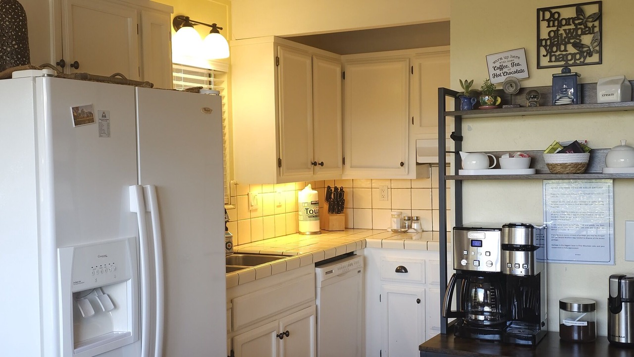 Photo of Kitchen in Groveland
