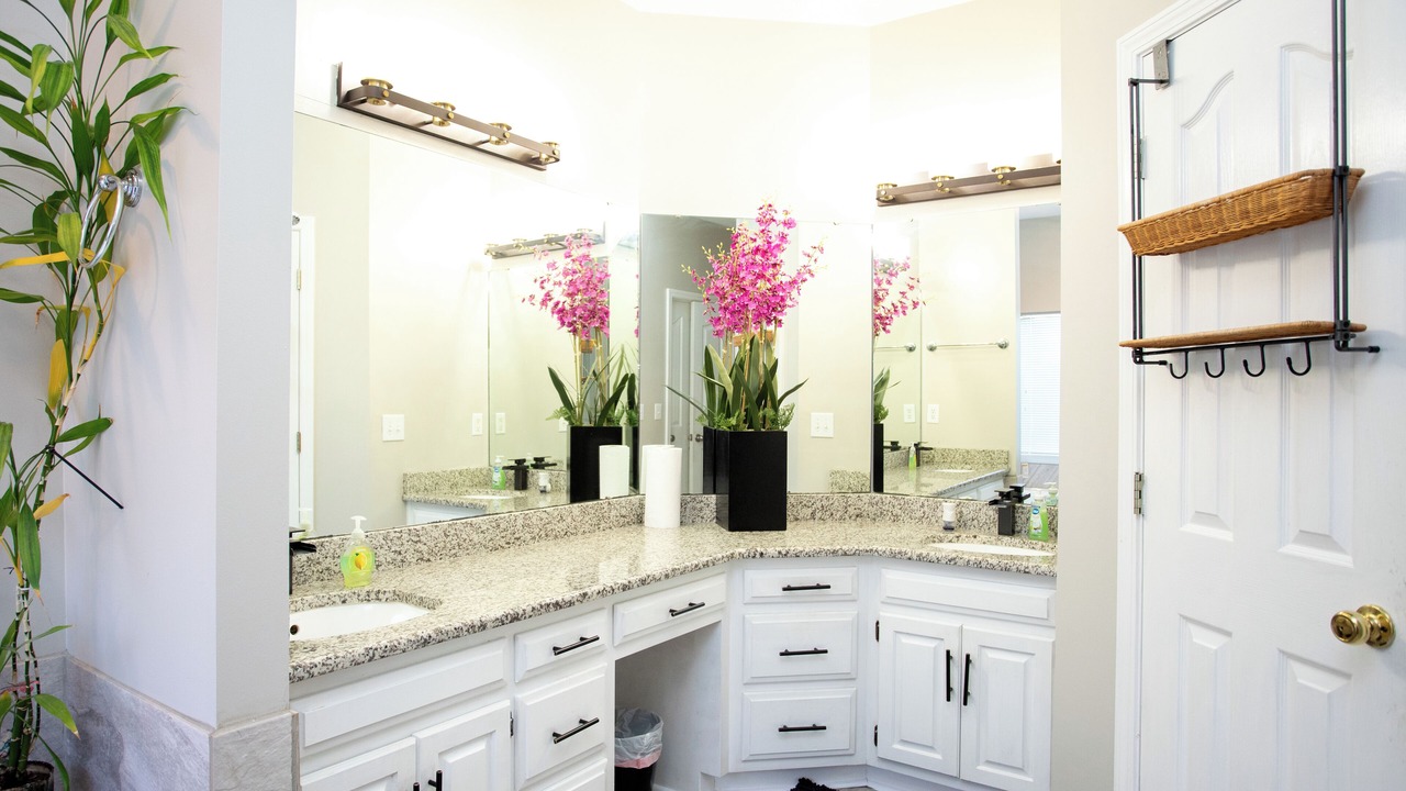 Photo of Bathroom in Gunter Afs