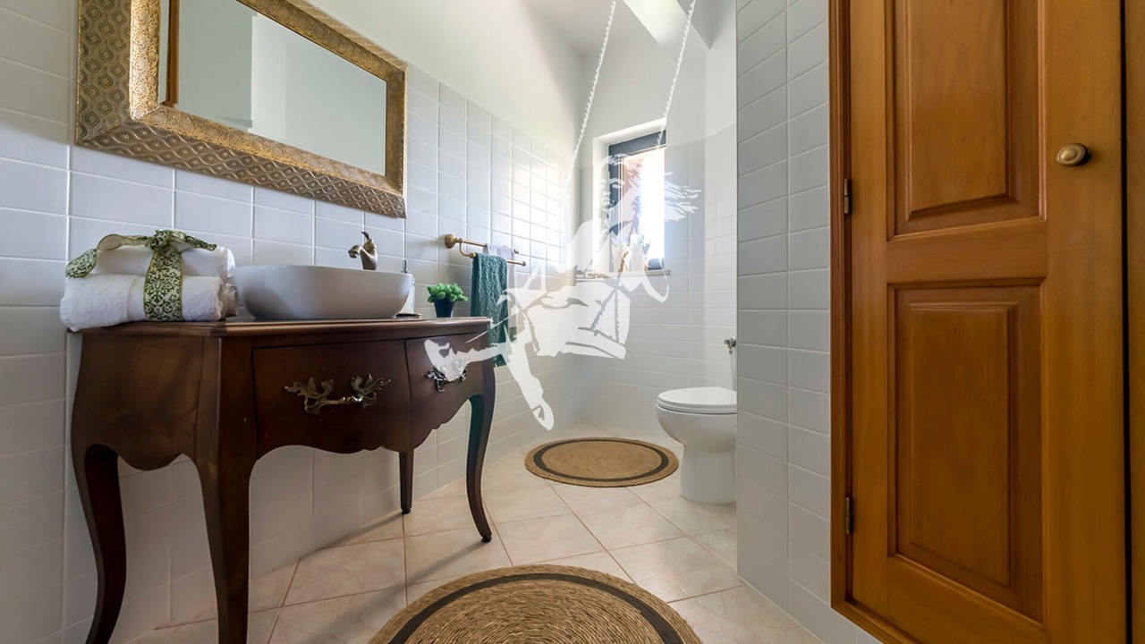 Photo of Bathroom in Paco