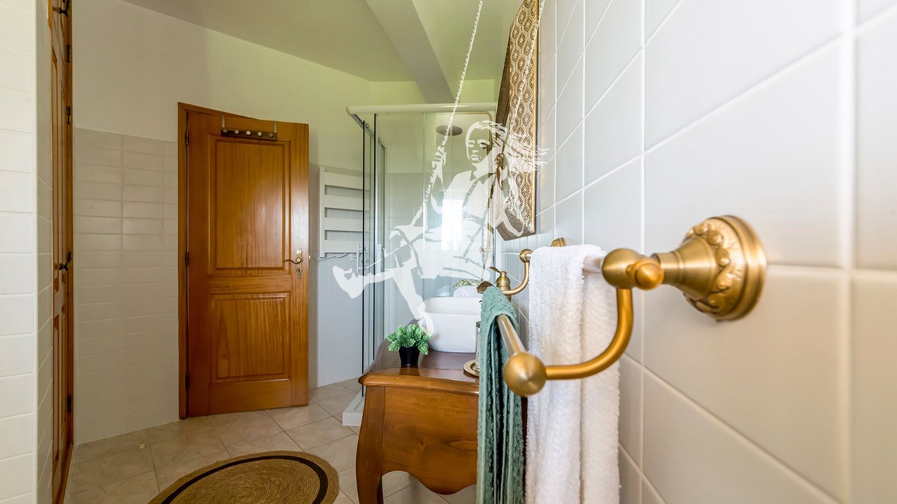 Photo of Bathroom in Paco