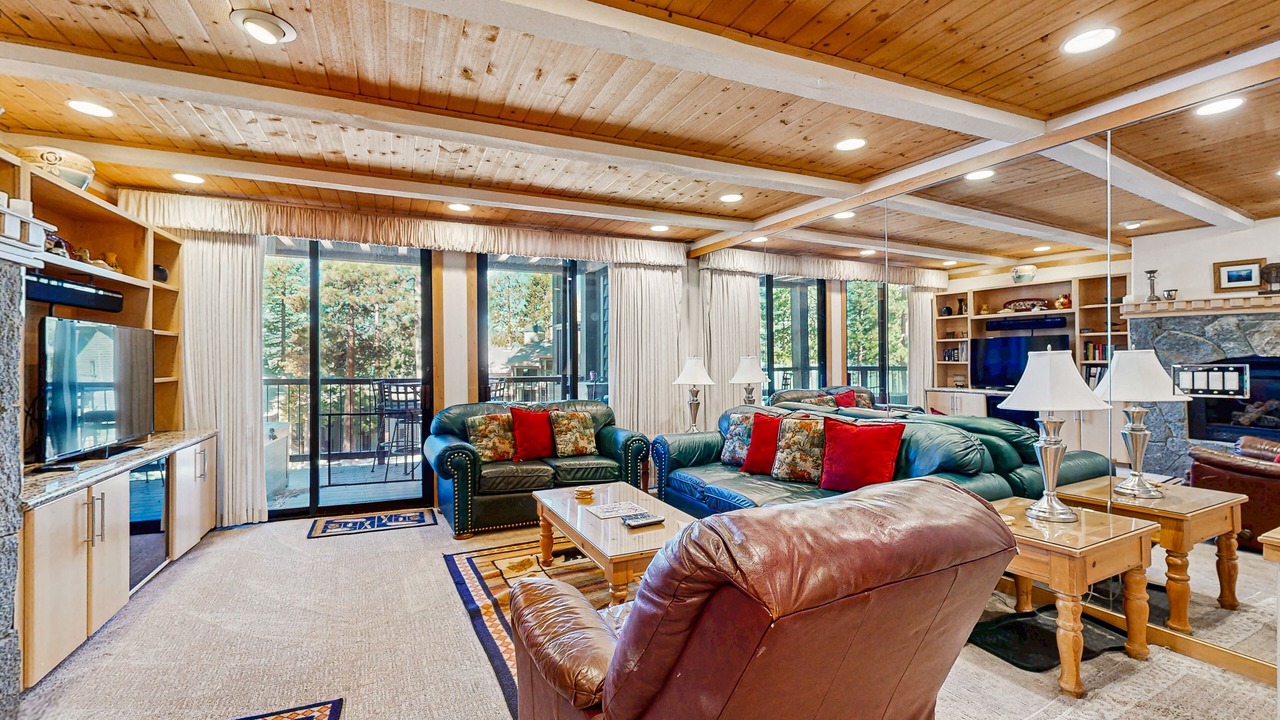 Photo of Livingroom in Brockway